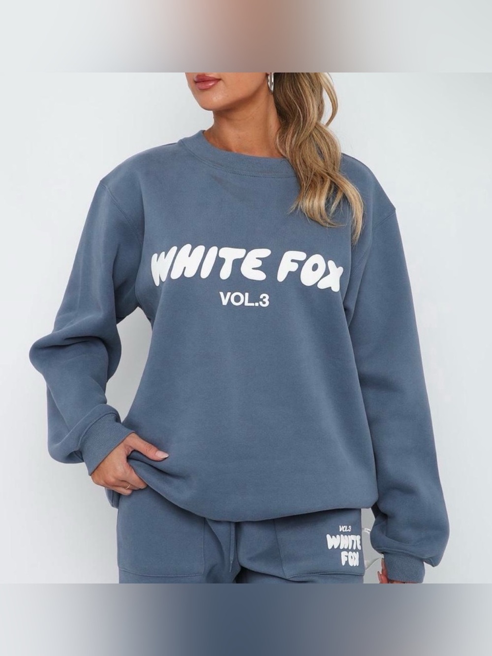 White Fox NWOT Offstage Ocean Sweatshirt Size M/L